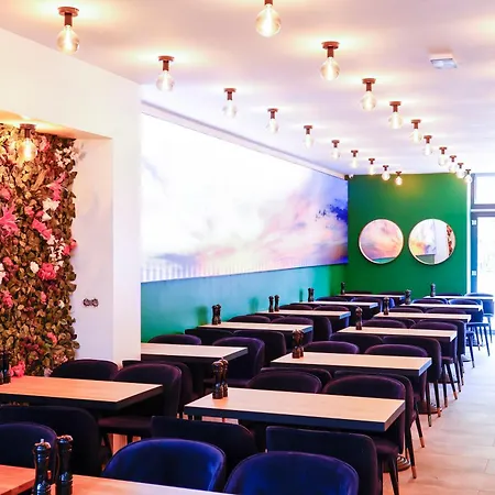Hamburg Room-2